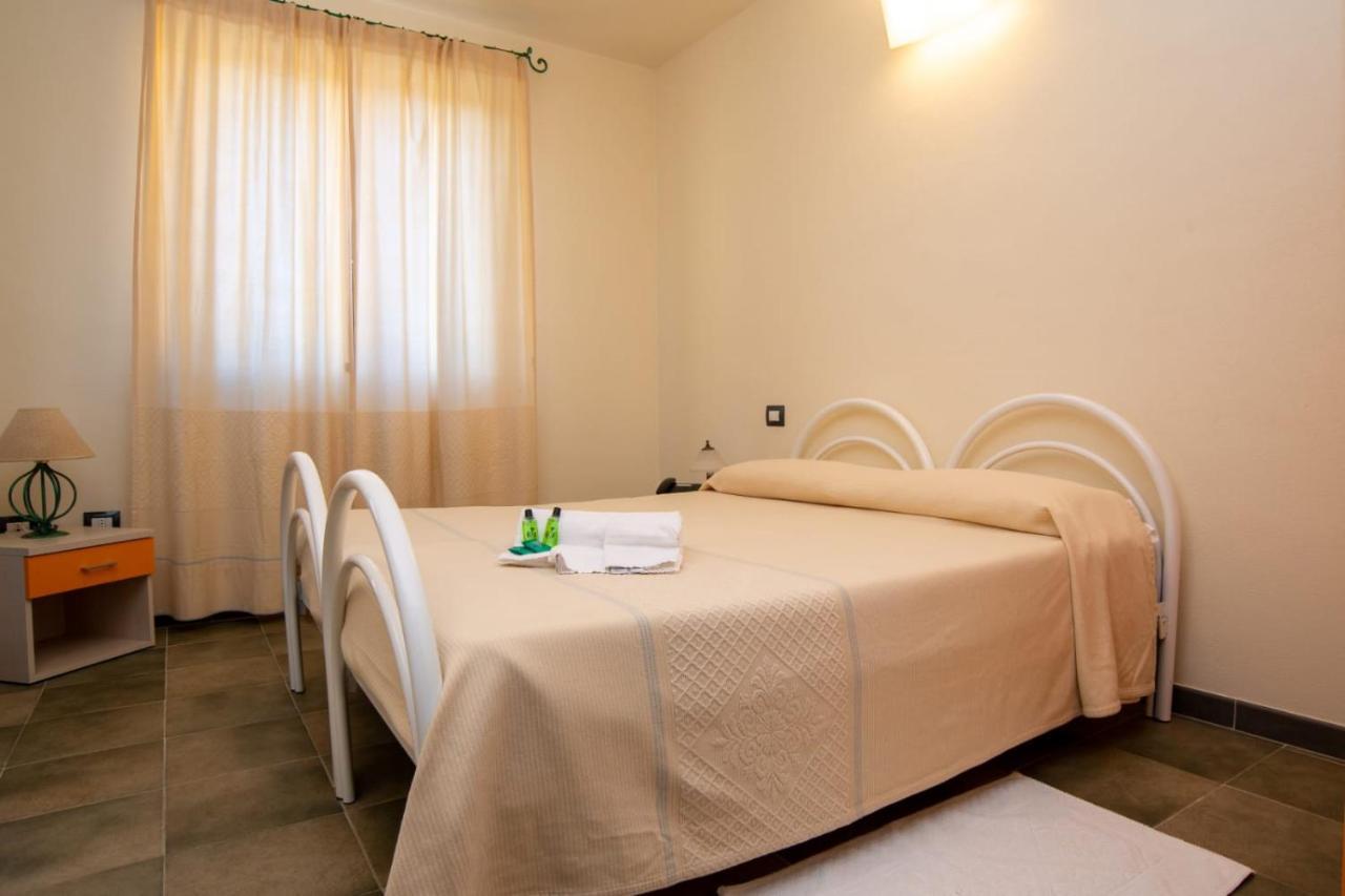 S'Ena Hotel Арбус Экстерьер фото