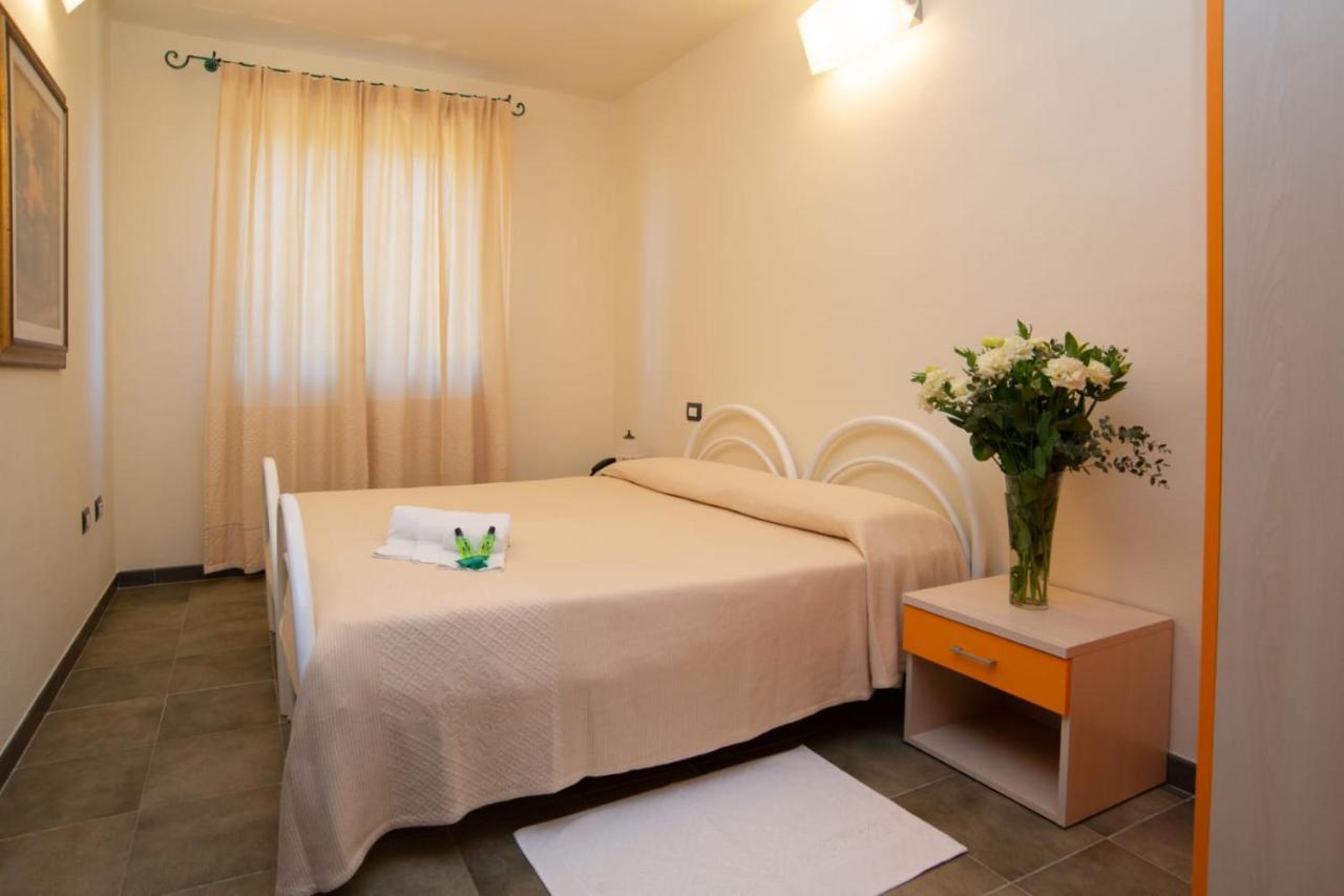 S'Ena Hotel Арбус Экстерьер фото